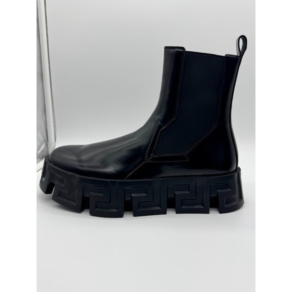Versace Greca Size 41 Black Leather Ankle Length Boots - Picture 7 of 12